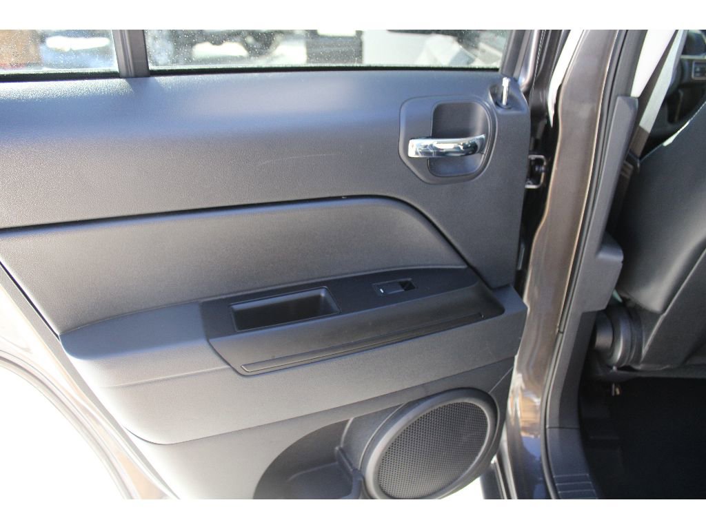 Used 2016 Jeep Patriot High Altitude image 26