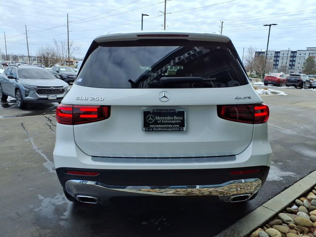 New 2026 Mercedes-Benz GLB 250 4MATIC image 5