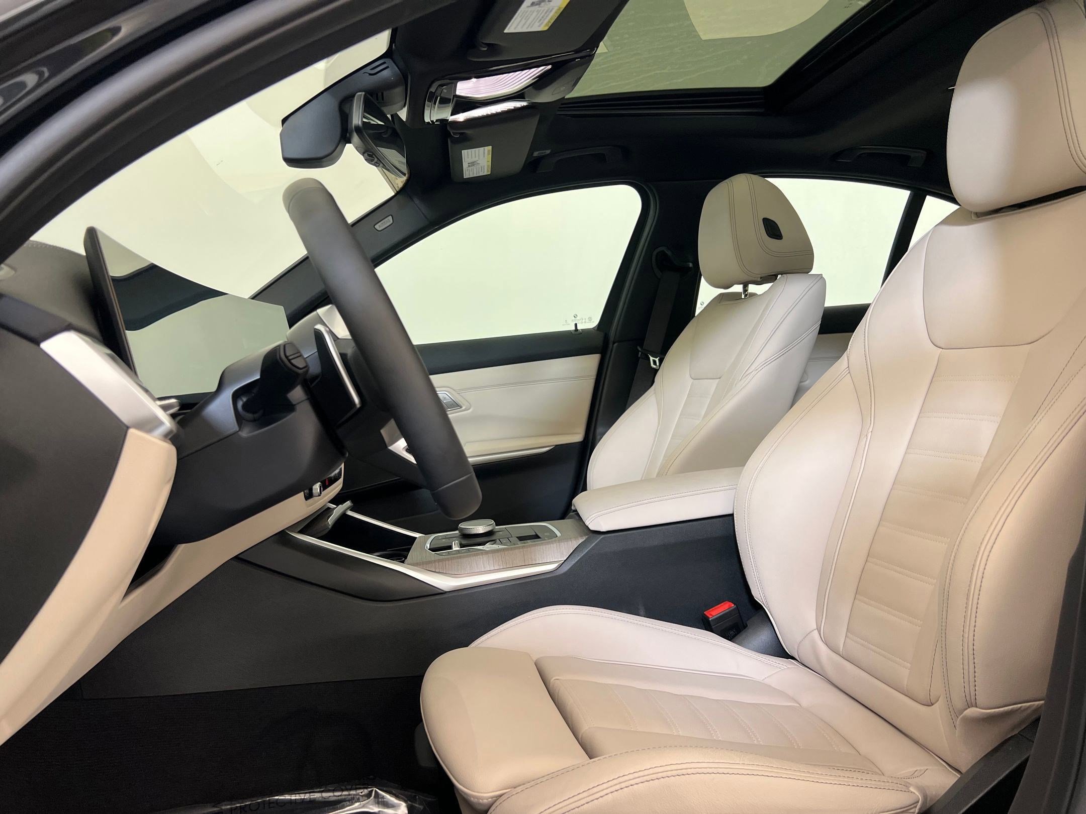 Used 2025 BMW 330i xDrive Sedan w/ M Sport Package AWD/4WD image 19