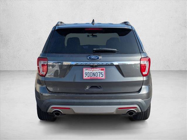 Used 2017 Ford Explorer XLT image 7