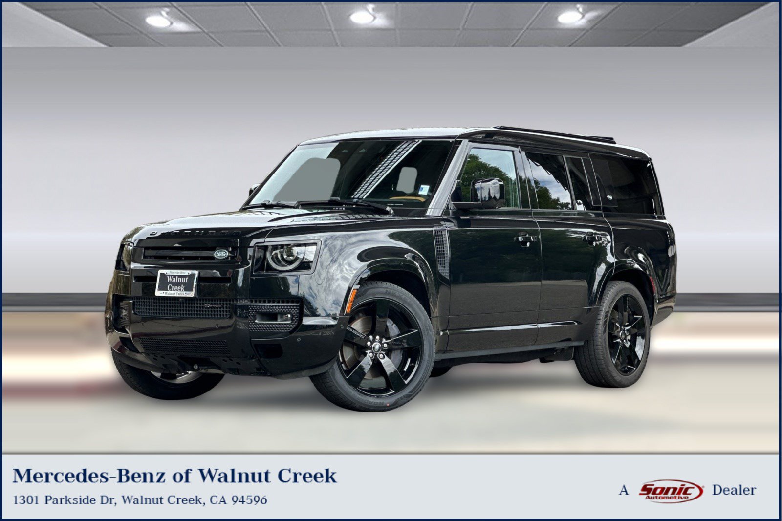 Used 2023 Land Rover Defender 130 X-Dynamic SE AWD/4WD image 1