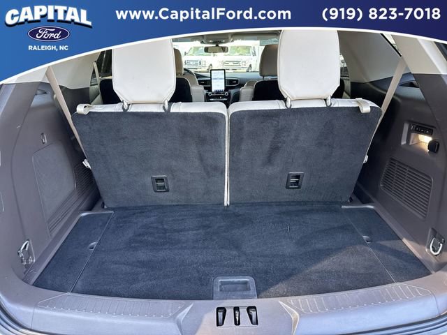 Used 2024 Ford Explorer Platinum w/ Technology Package AWD/4WD image 16
