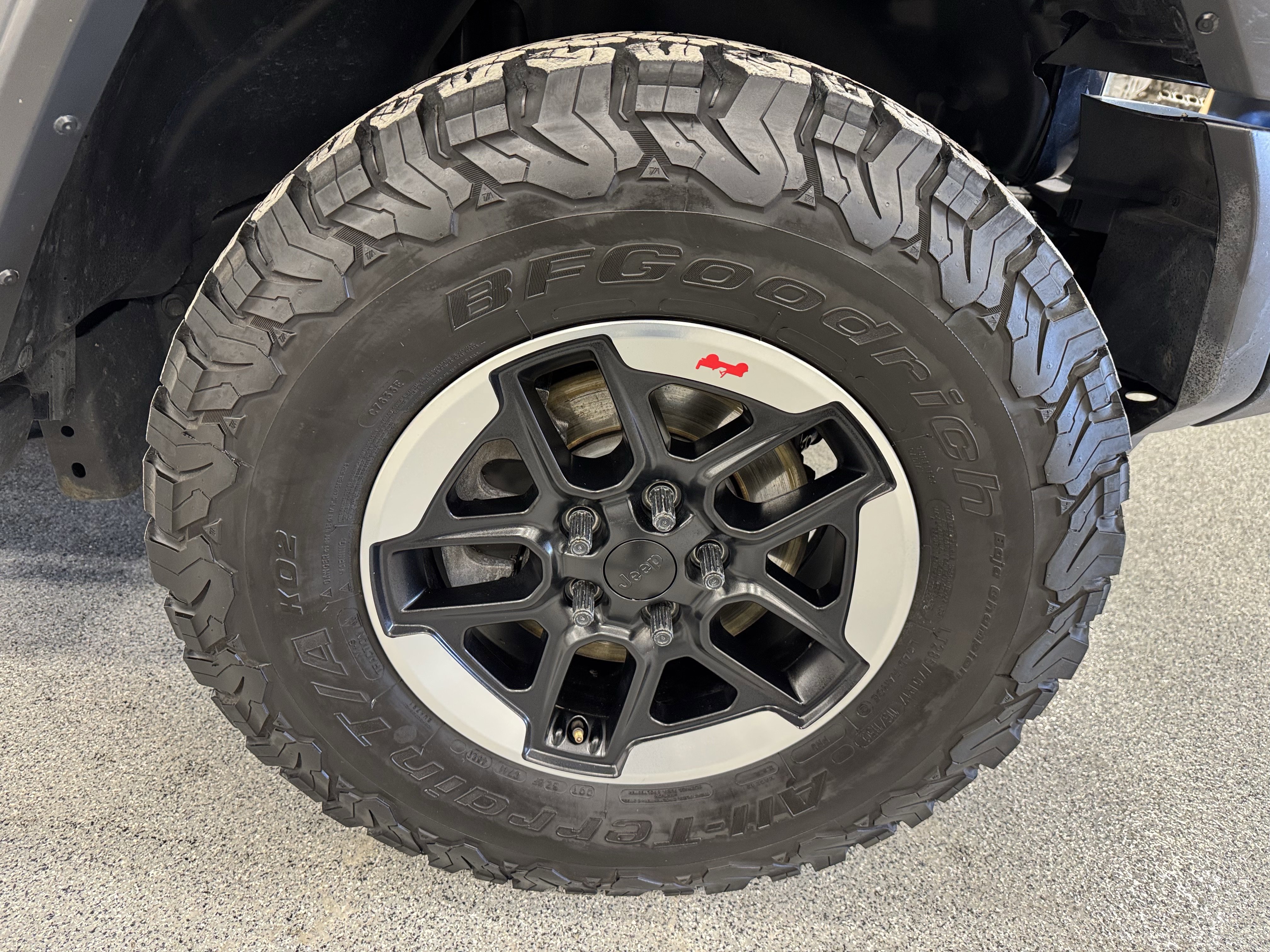 Used 2023 Jeep Wrangler Sport image 28