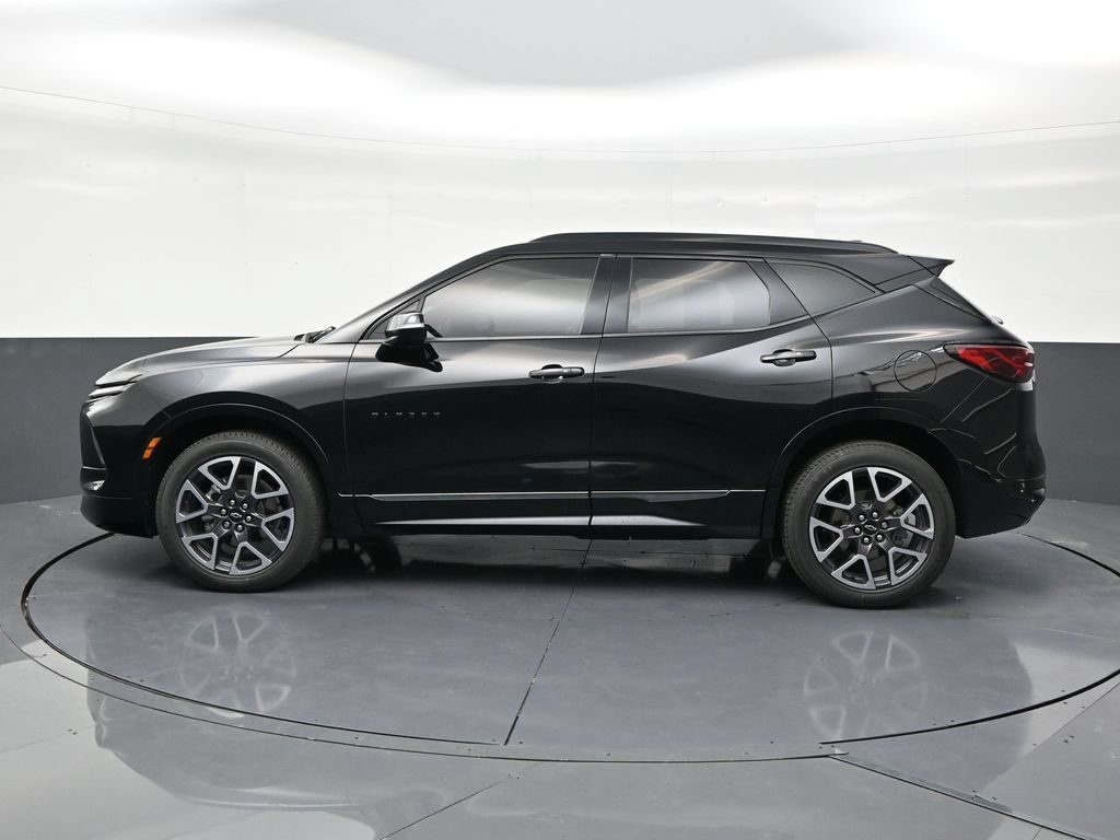Used 2023 Chevrolet Blazer RS w/ Enhanced Convenience Package FWD image 2