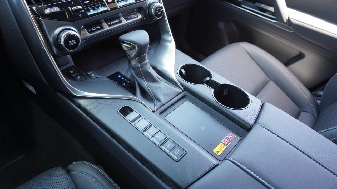 Certified 2026 Lexus LX 600 4WD w/ Accessory Package (Z1) image 20