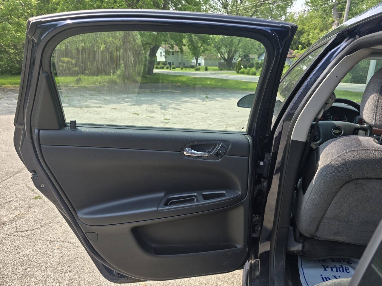 Used 2011 Chevrolet Impala LT FWD image 14