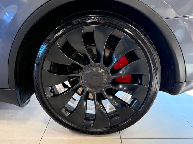 Used 2023 Tesla Model Y Performance AWD/4WD image 40