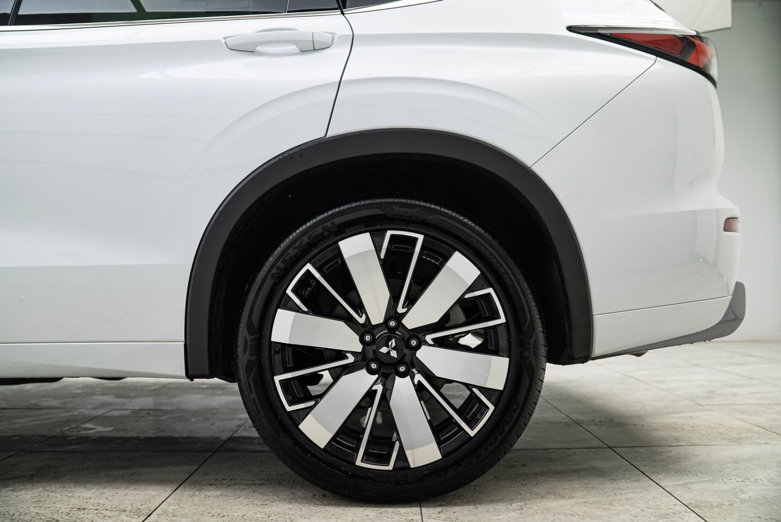 New 2026 Mitsubishi Outlander SEL image 34