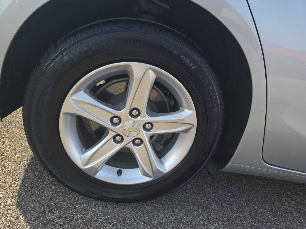 Used 2021 Chevrolet Malibu LS image 37