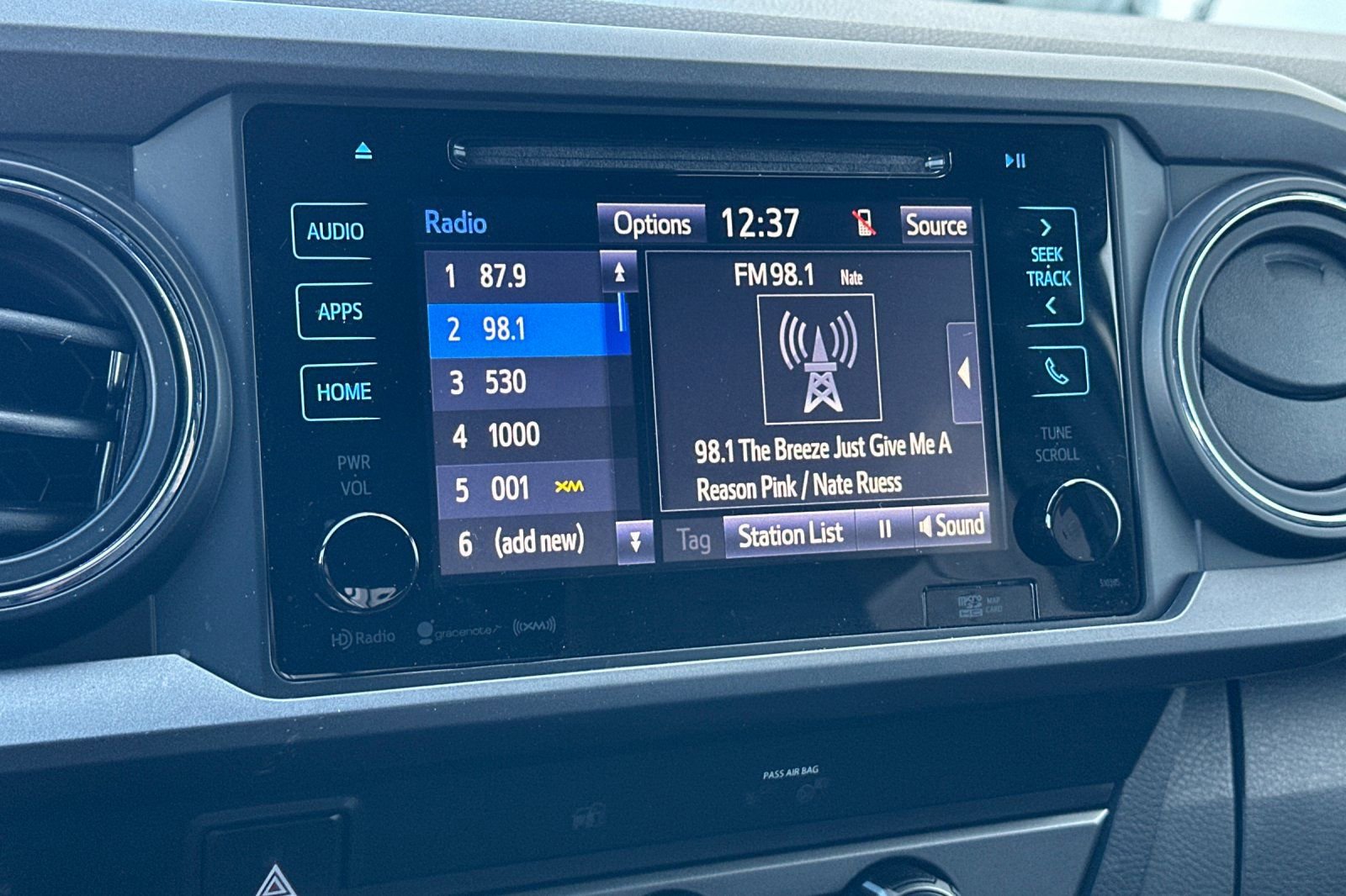 Used 2019 Toyota Tacoma TRD Sport w/ Technology Package image 20