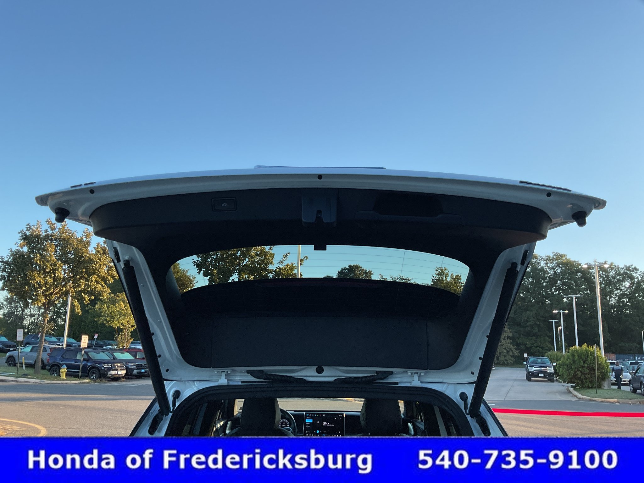 Used 2025 Volkswagen Tiguan SE R-Line AWD/4WD image 17