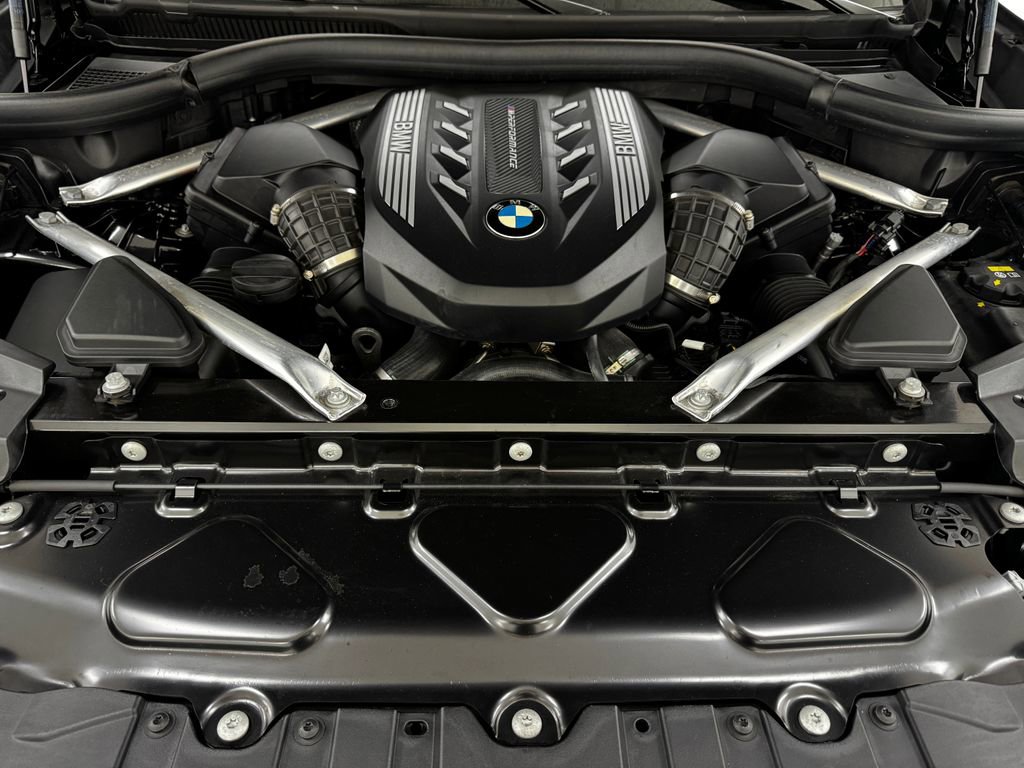 Used 2021 BMW X5 M50i image 31