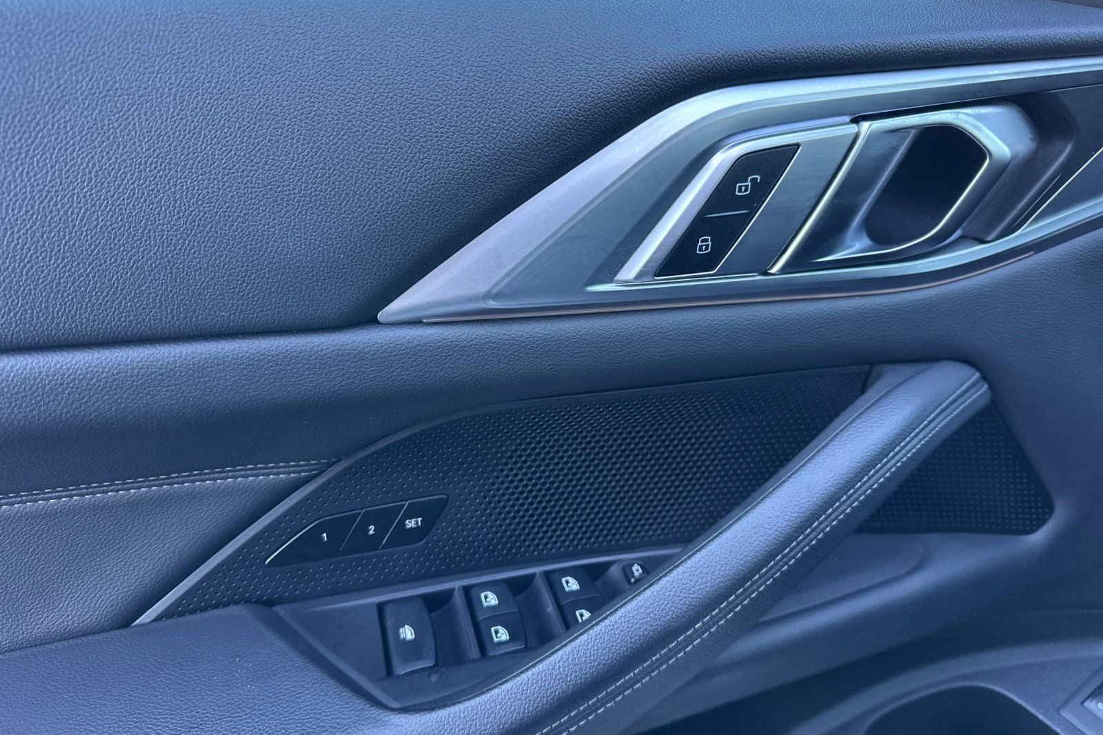 Used 2024 BMW 430i Convertible image 13