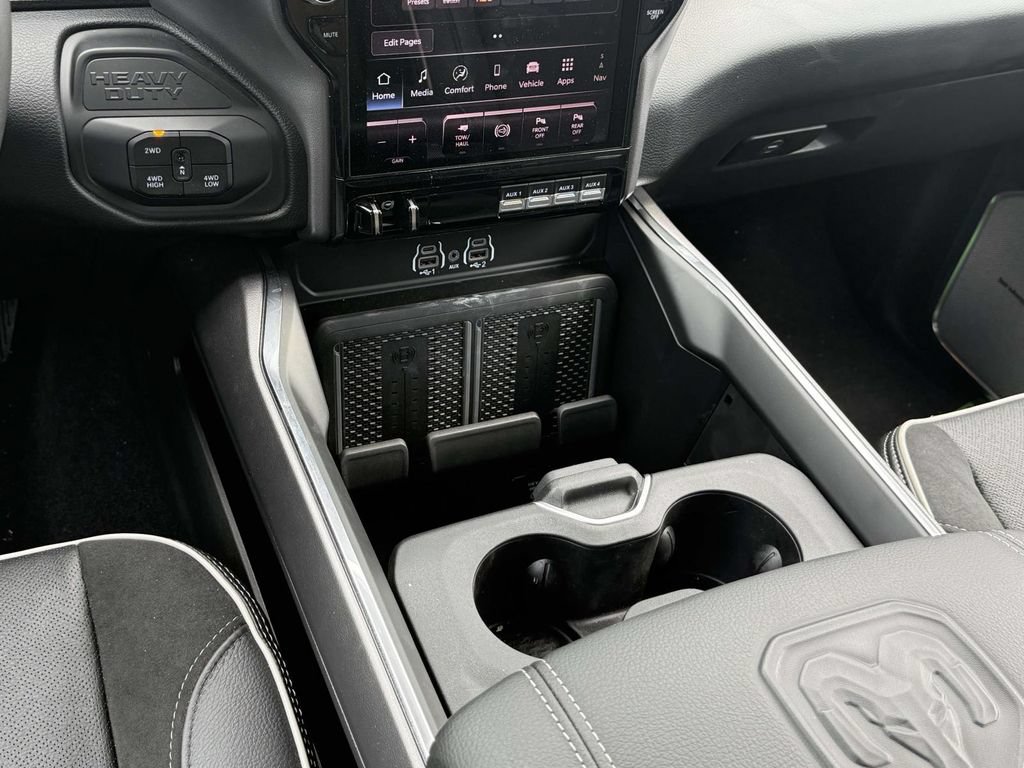 New 2026 RAM 2500 Laramie AWD/4WD image 9