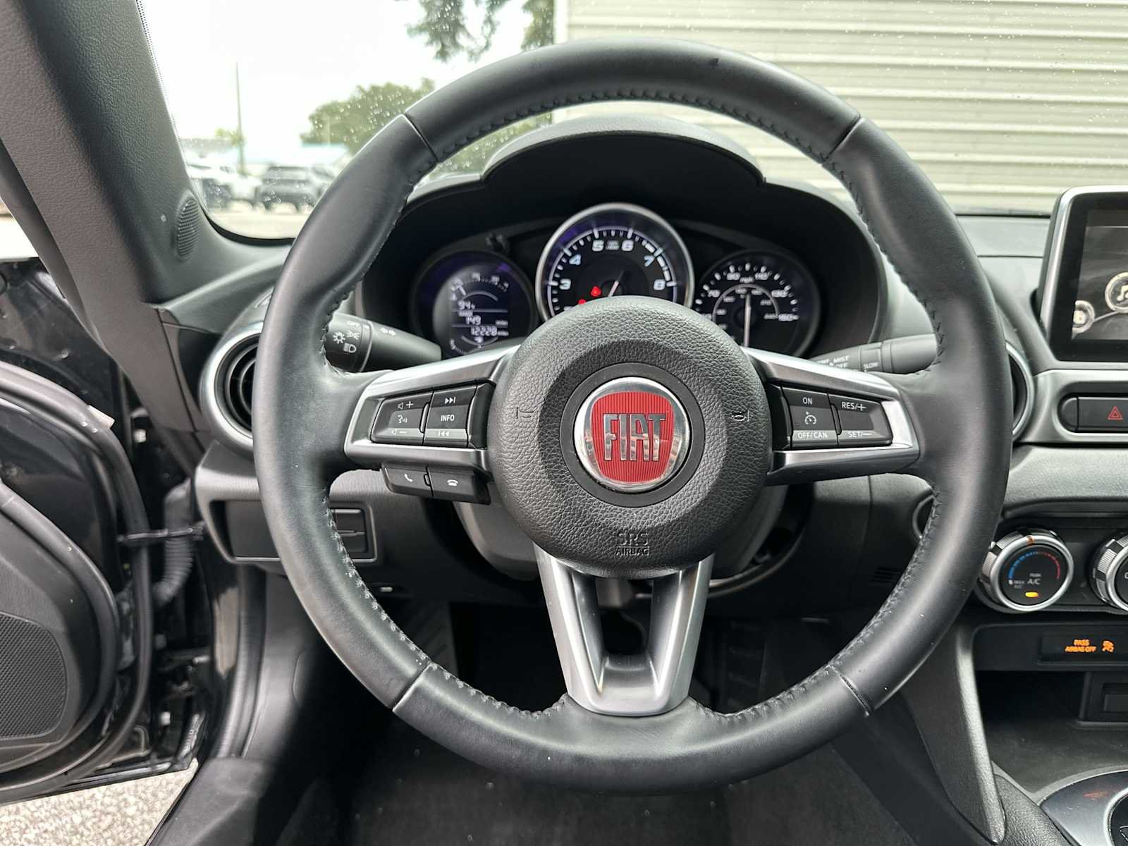 Used 2020 FIAT 124 Spider Classica w/ Technology Group RWD image 20