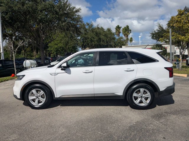 Used 2021 Kia Sorento LX FWD image 4