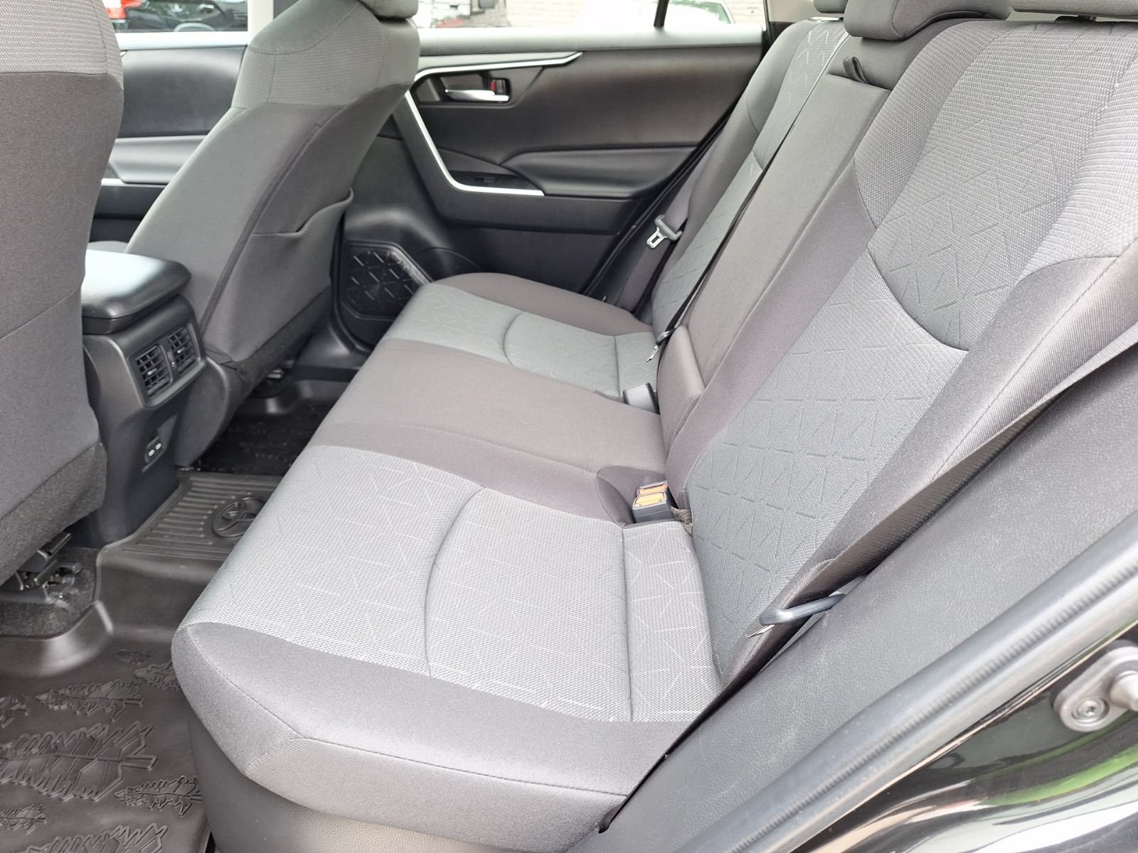 Used 2024 Toyota RAV4 AWD Hybrid image 29