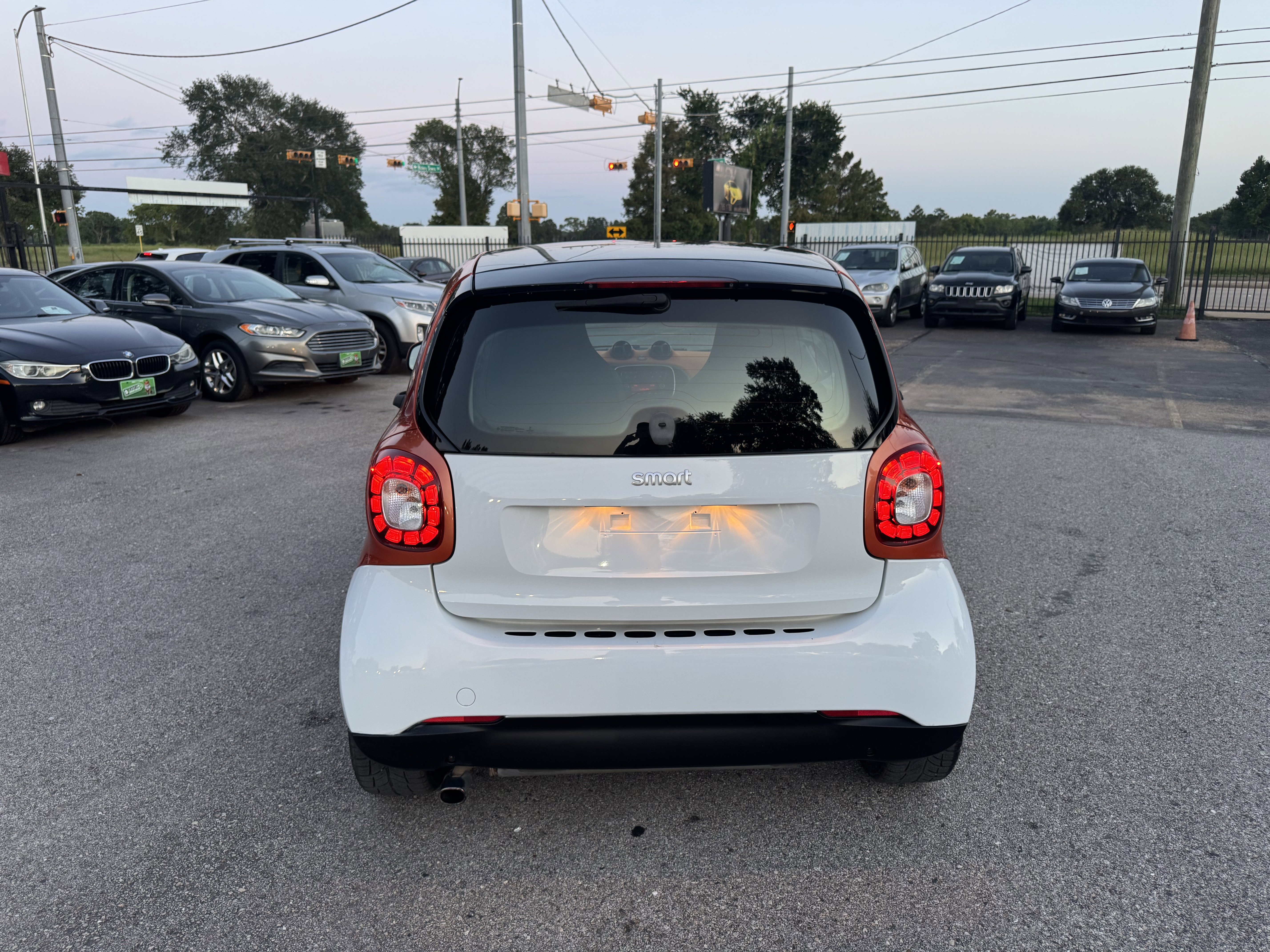 Used 2016 smart fortwo passion image 9