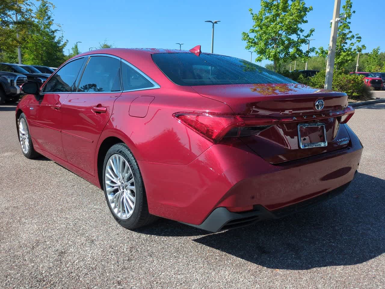 Certified 2020 Toyota Avalon Limited w/ Advanced Safety Package FWD image 4