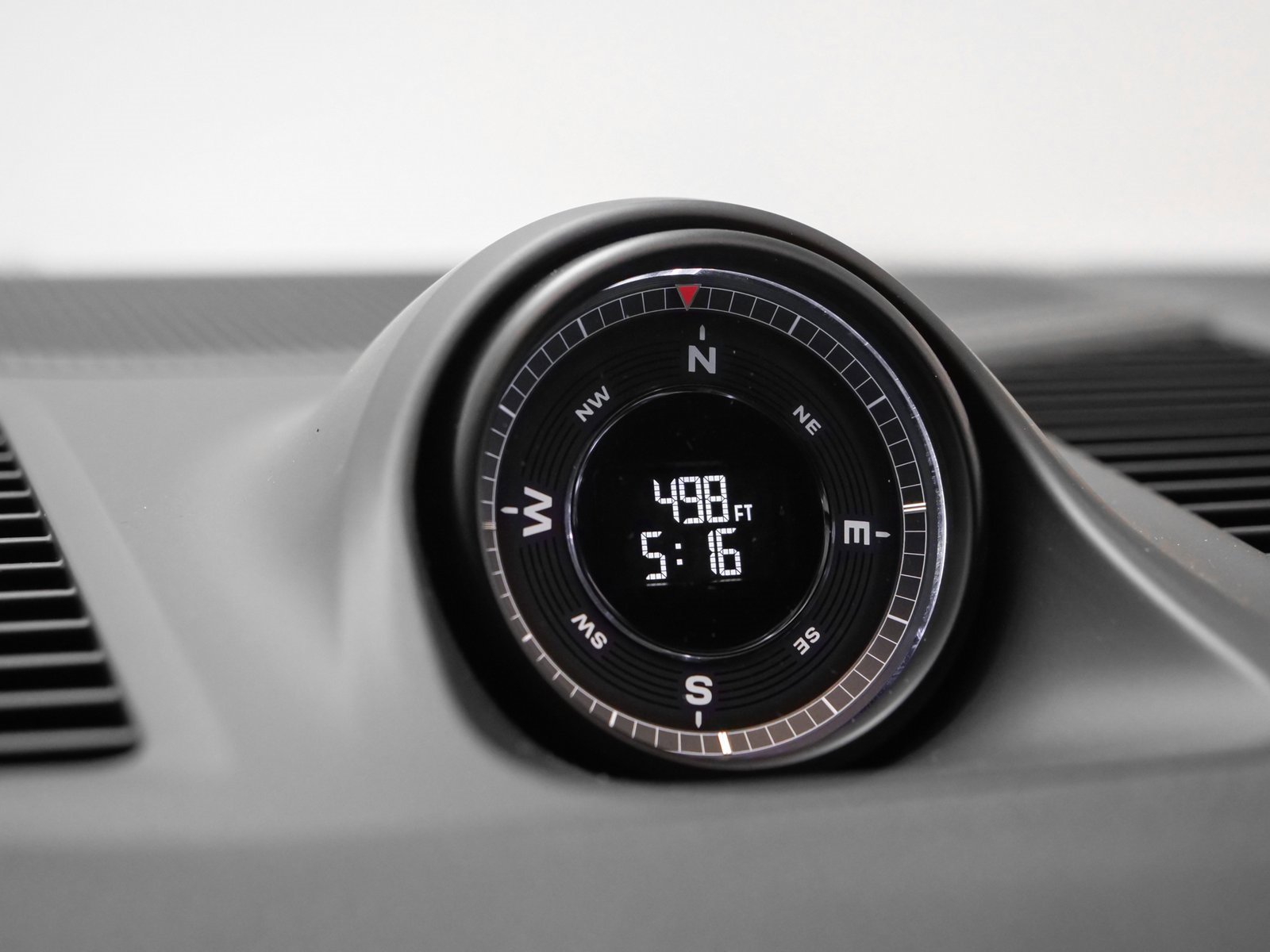 Used 2024 Porsche Cayenne image 38