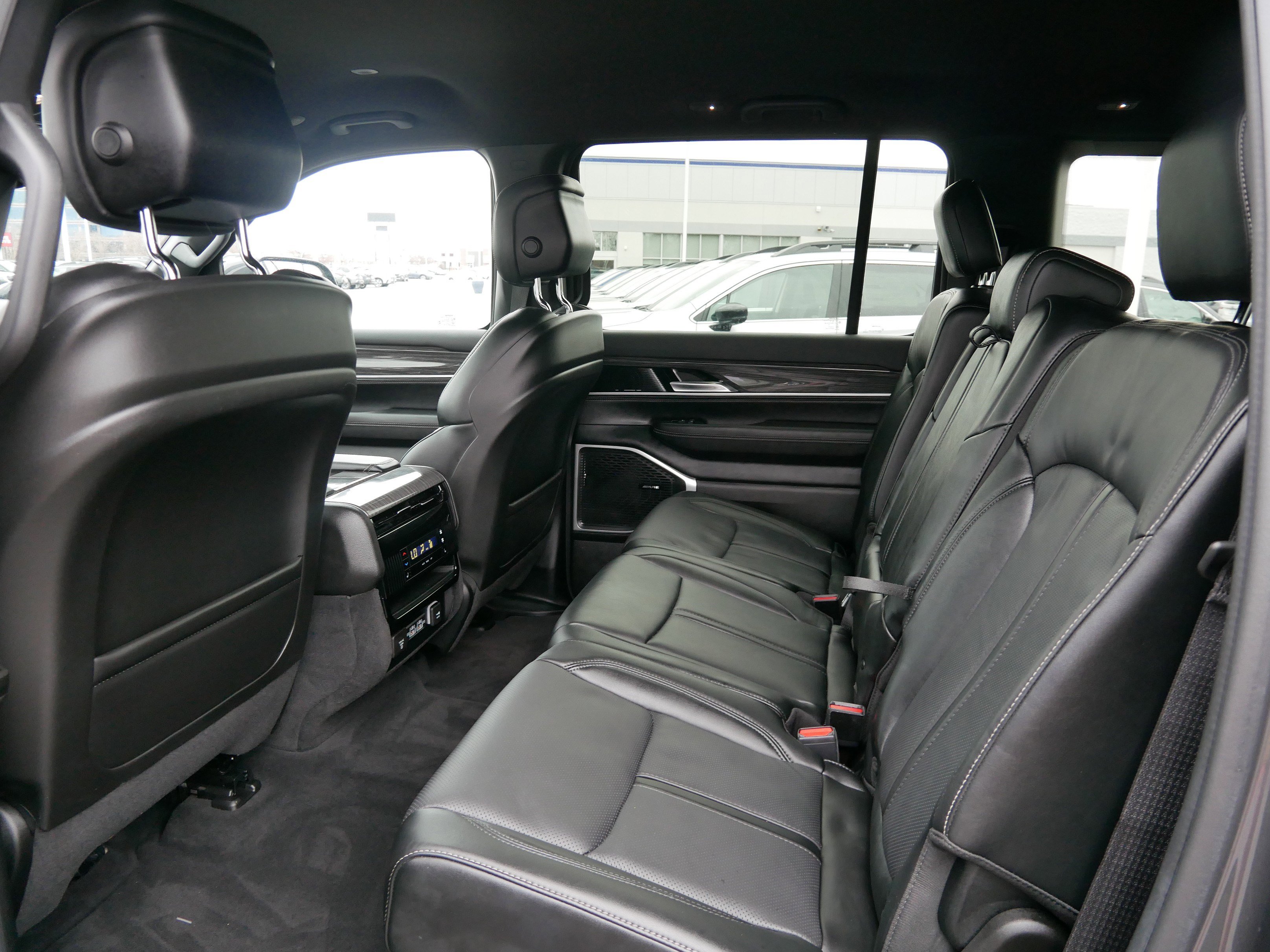 Used 2022 Jeep Wagoneer Series III image 33