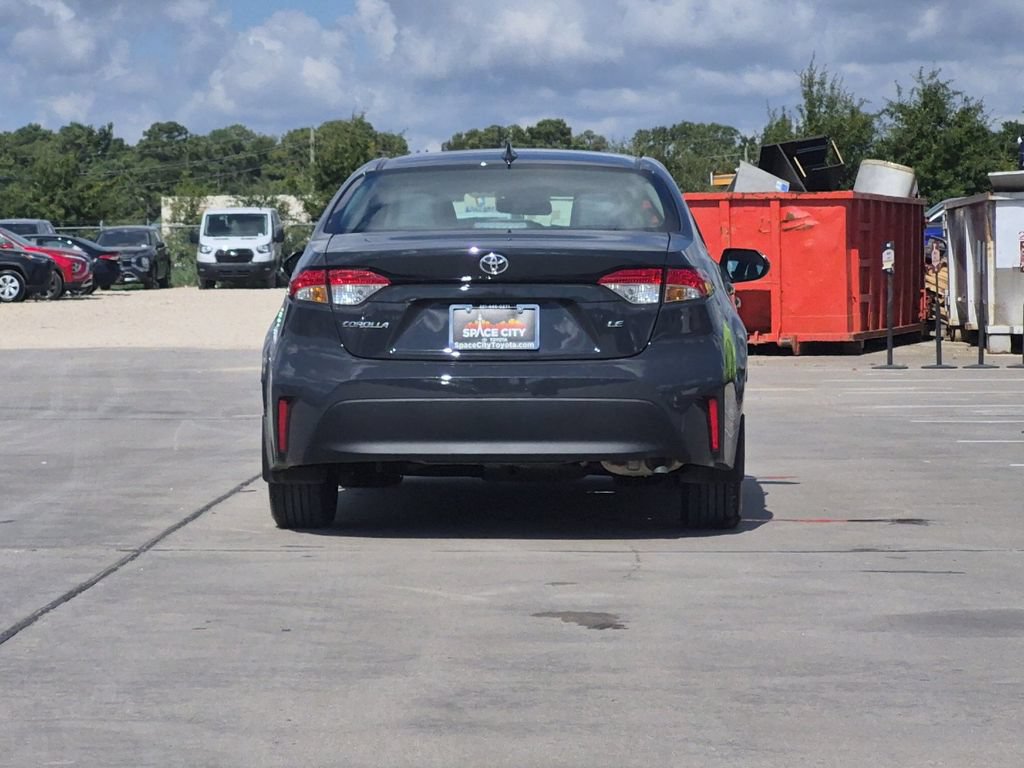 Used 2026 Toyota Corolla LE FWD image 5
