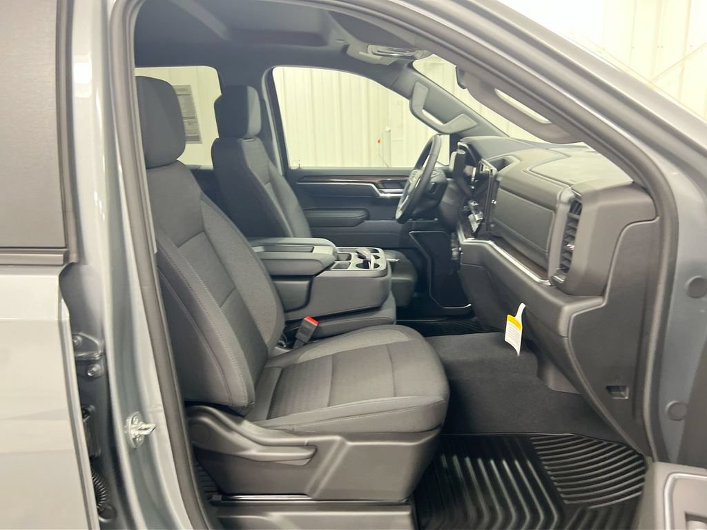 Used 2025 Chevrolet Silverado 1500 LT AWD/4WD image 22