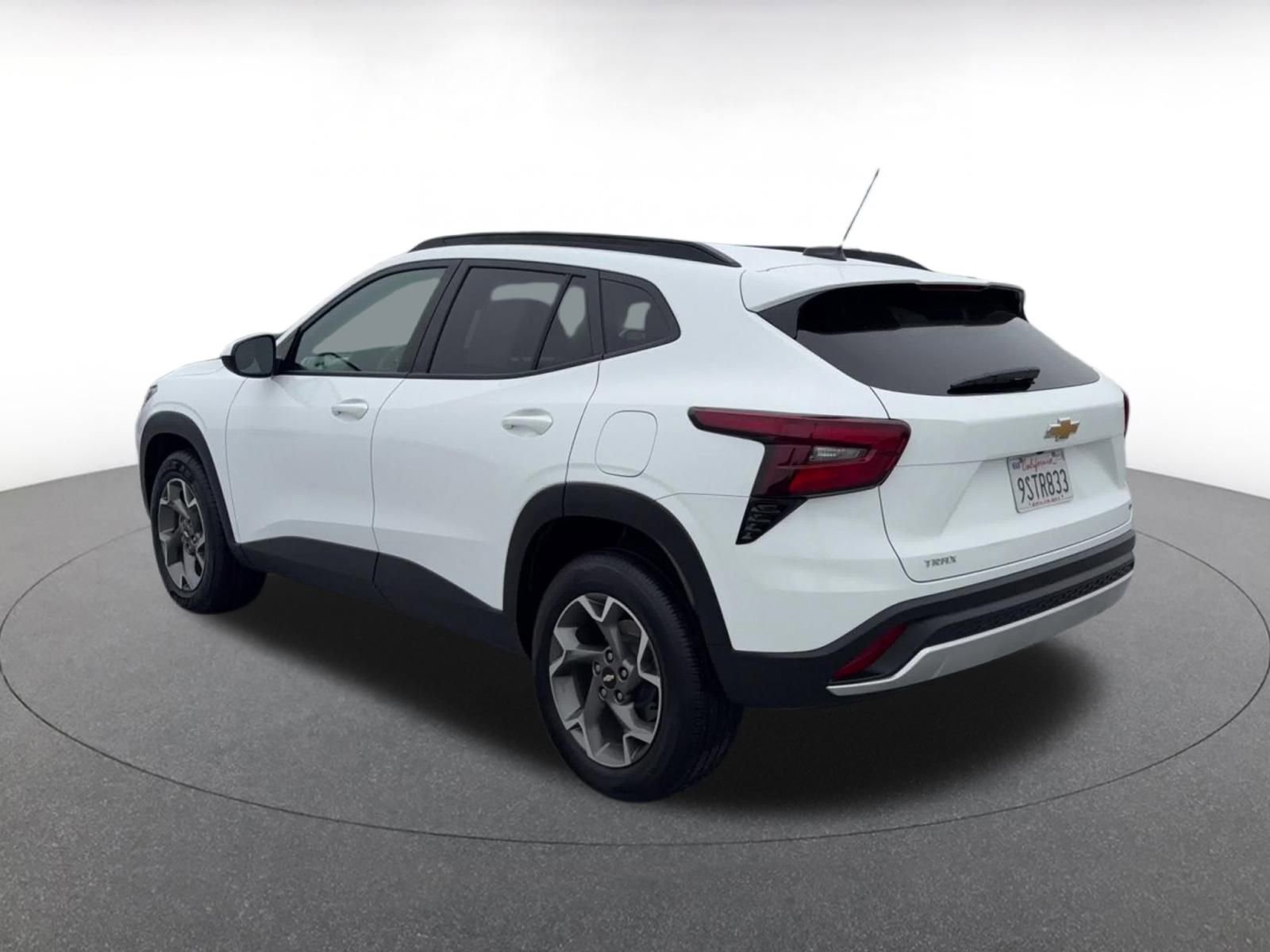 Used 2025 Chevrolet Trax LT image 10