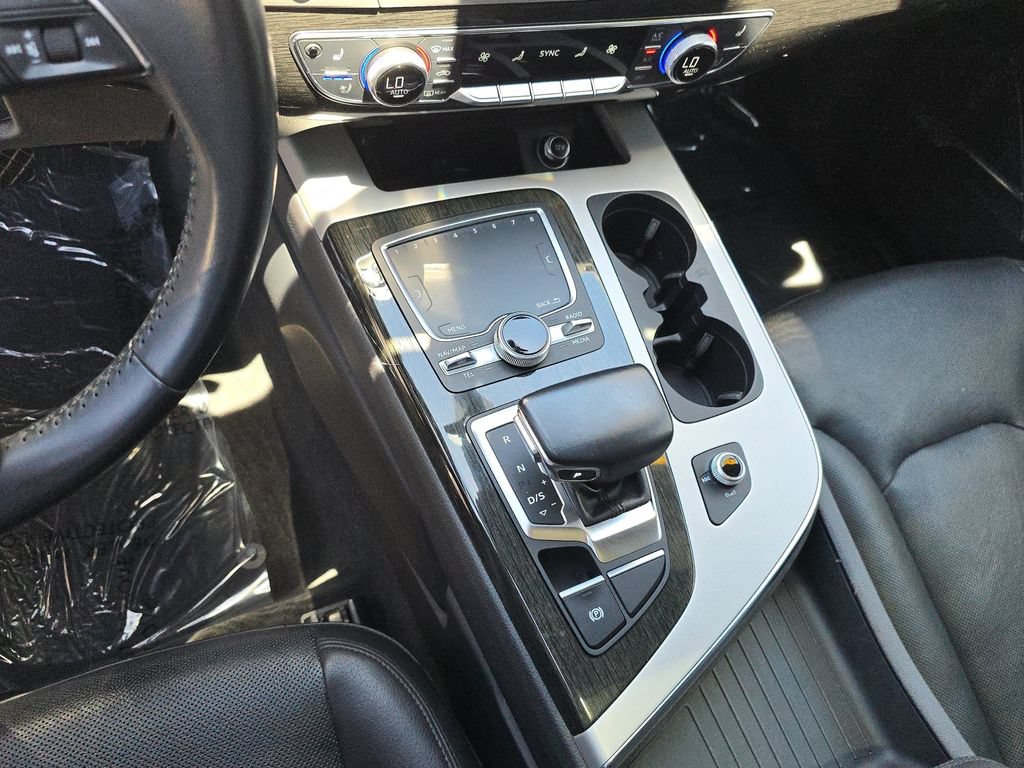 Used 2018 Audi Q7 2.0T Premium Plus AWD/4WD image 32