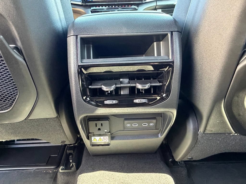 New 2026 Jeep Grand Cherokee Altitude AWD/4WD image 24