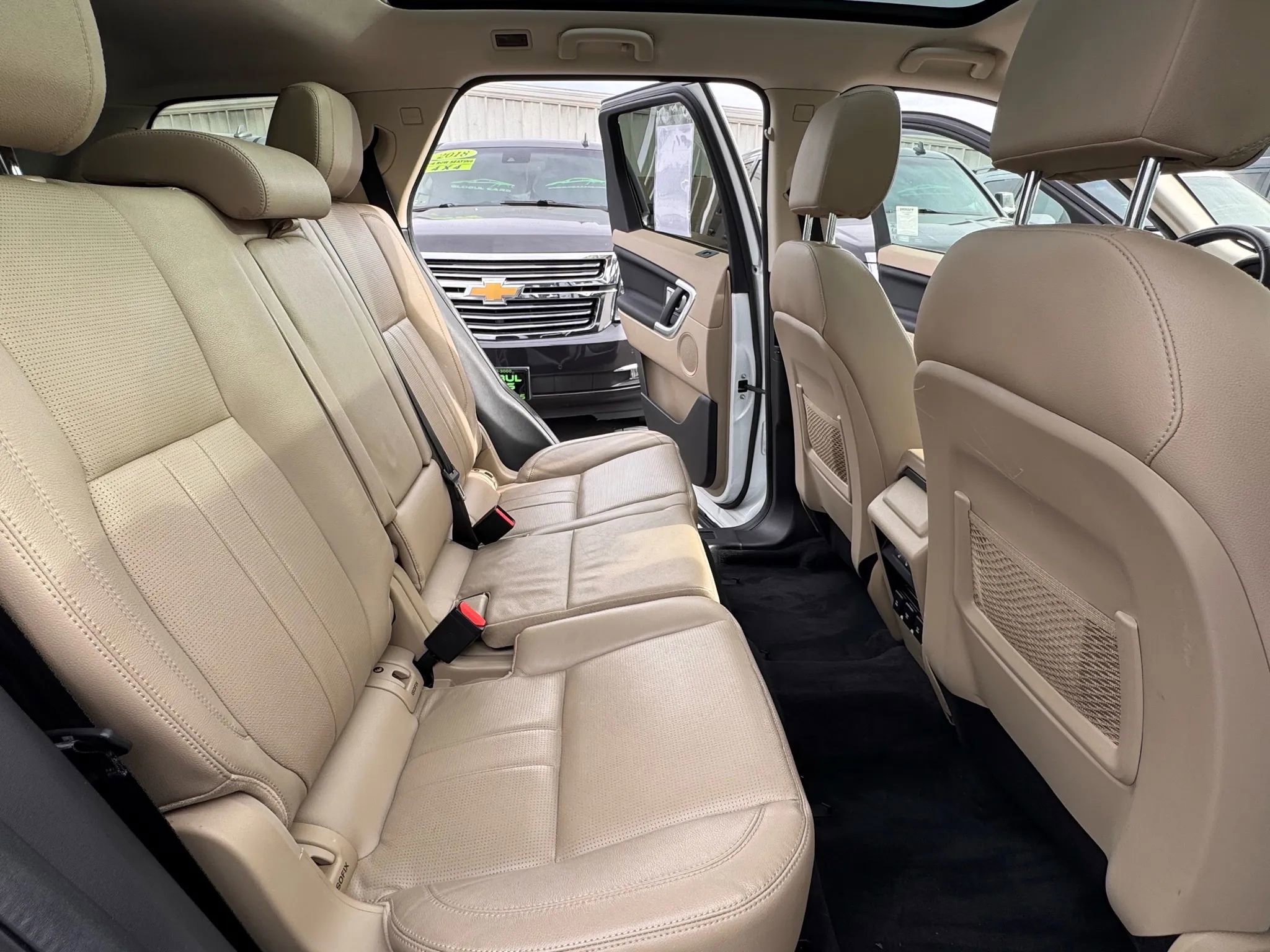 Used 2019 Land Rover Discovery Sport HSE image 16