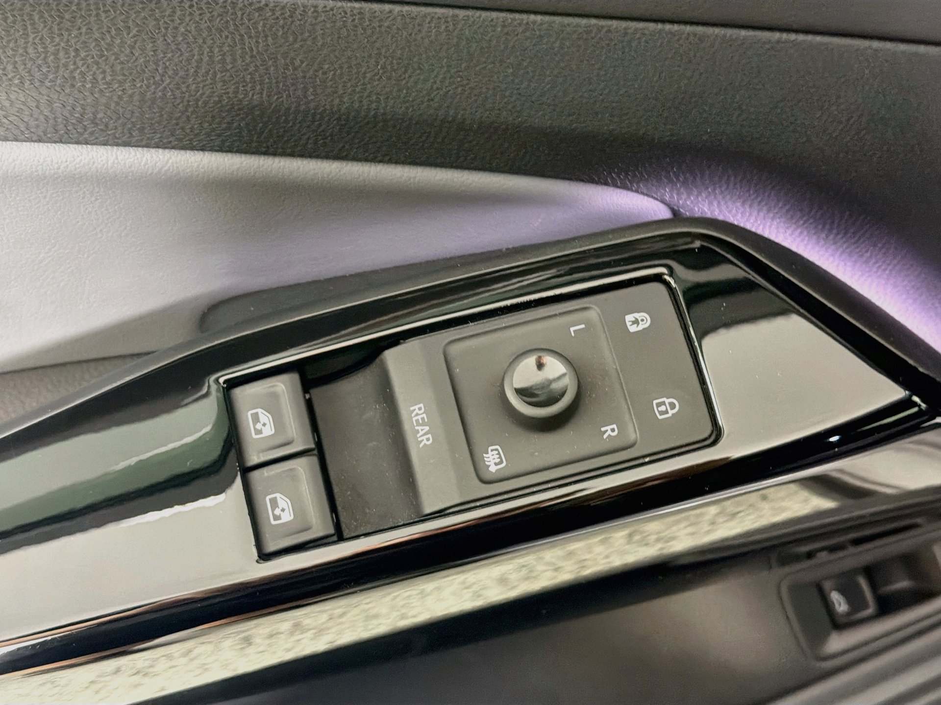 Certified 2023 Volkswagen ID.4 S RWD image 17