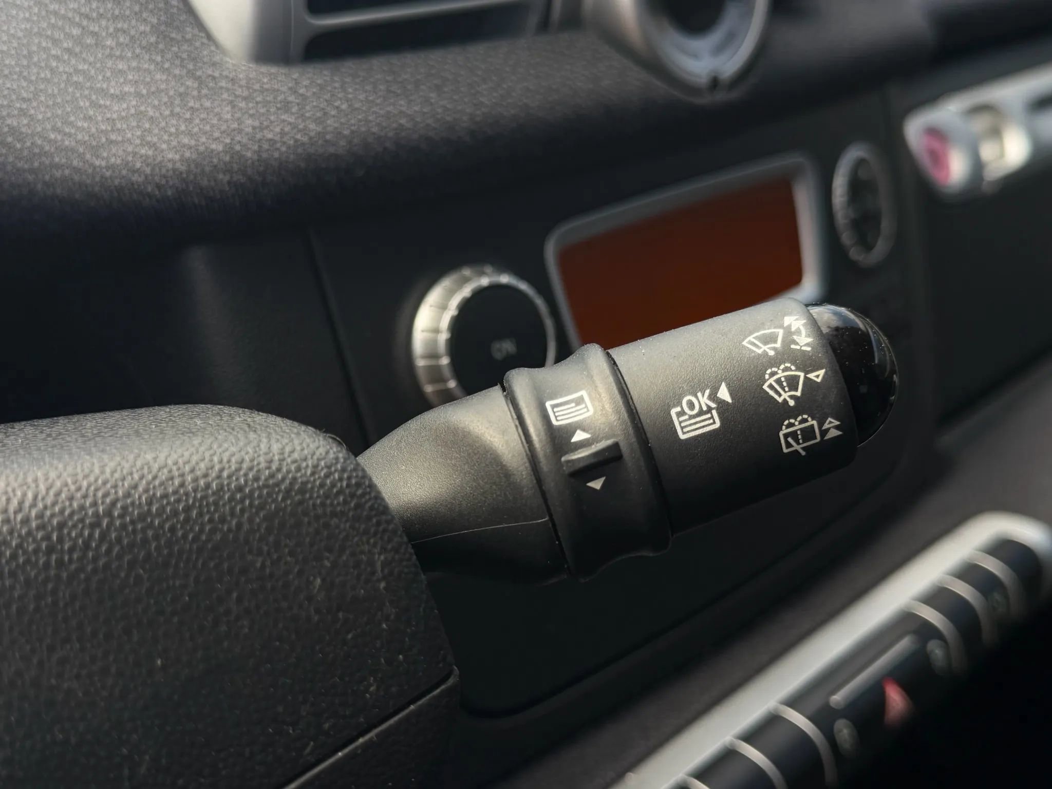 Used 2015 smart fortwo passion image 19