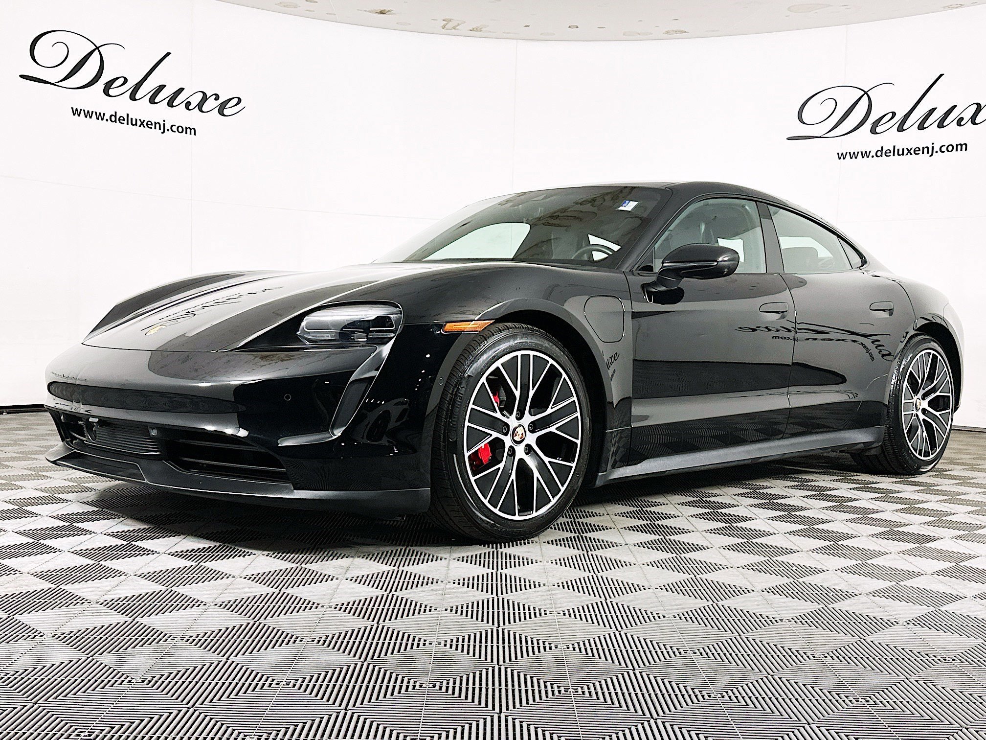 Used 2020 Porsche Taycan 4S image 3