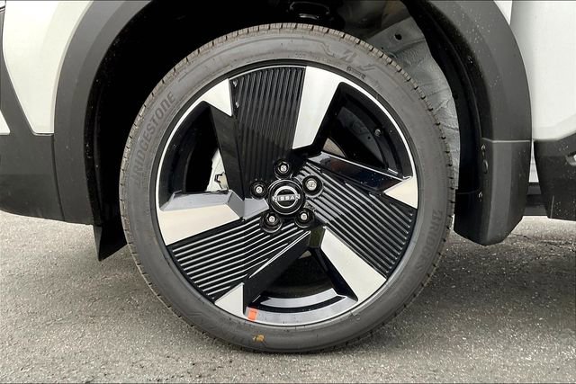 New 2026 Nissan Kicks SR image 9