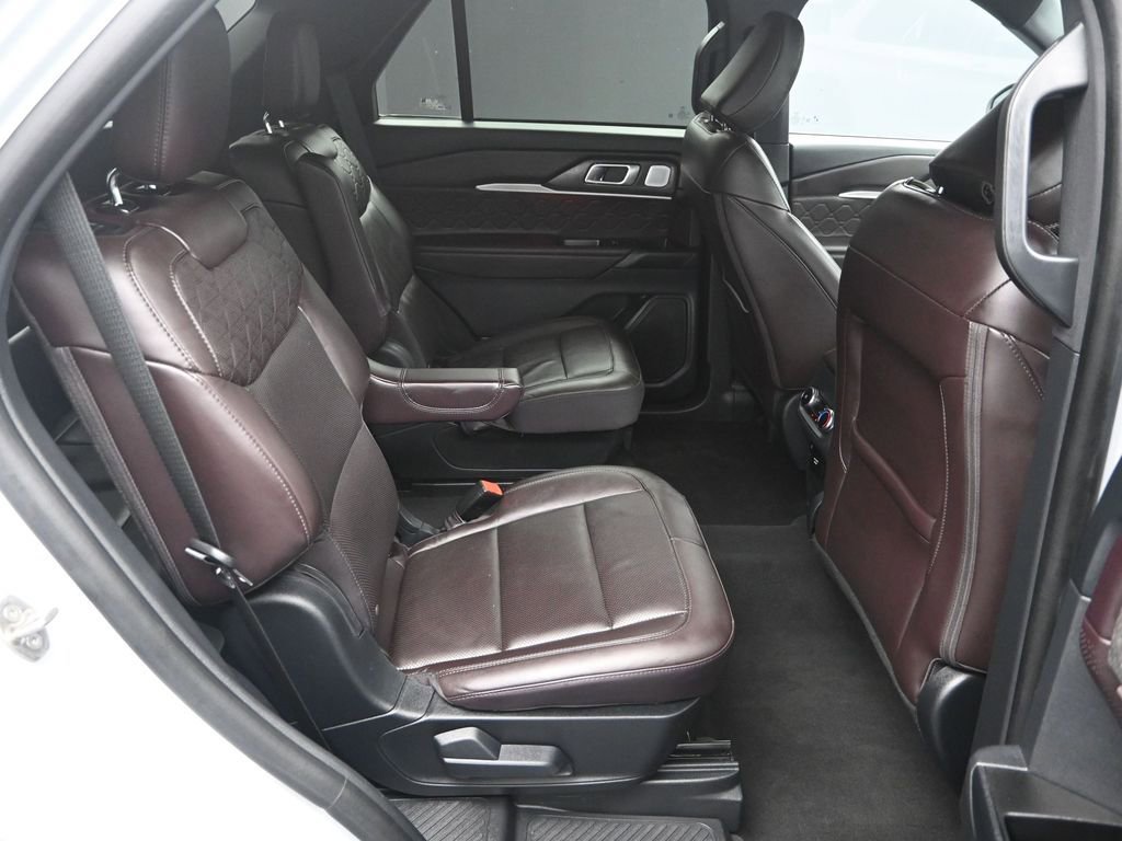 Used 2025 Ford Explorer Platinum w/ LUX Leather Package image 41