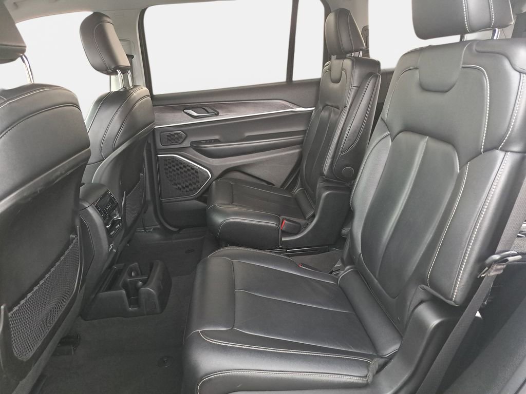 Certified 2022 Jeep Grand Cherokee L Limited AWD/4WD image 17