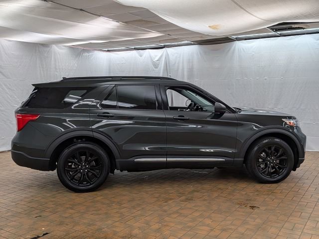 Used 2022 Ford Explorer XLT w/ Equipment Group 202A image 8