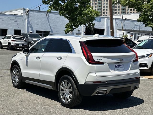 Used 2021 Cadillac XT4 Premium Luxury w/ Cold Weather Package FWD image 4