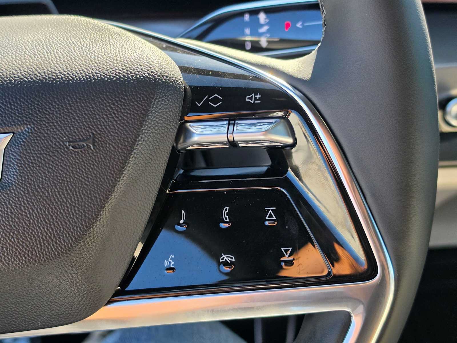 New 2027 Cadillac Vistiq Luxury AWD/4WD image 32
