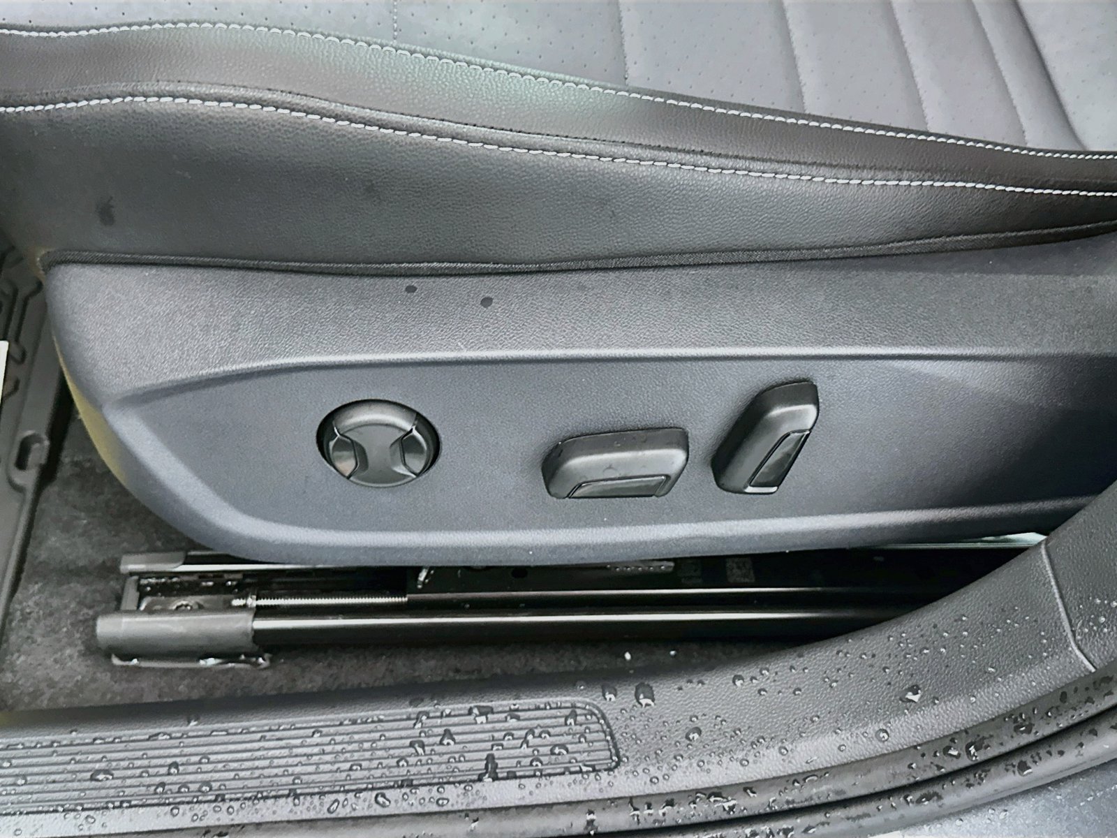 New 2027 Volkswagen Jetta SE FWD image 17