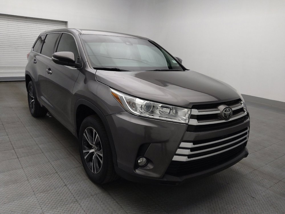 Used 2018 Toyota Highlander Plus FWD image 13