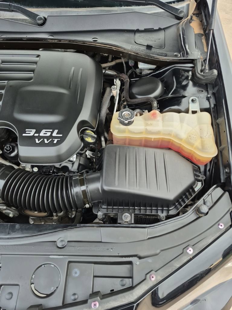 Used 2020 Chrysler 300 Touring w/ Sport Appearance Package image 55