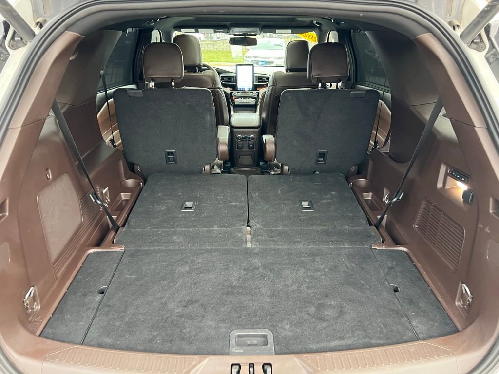 Used 2023 Ford Explorer King Ranch w/ Technology Package image 27