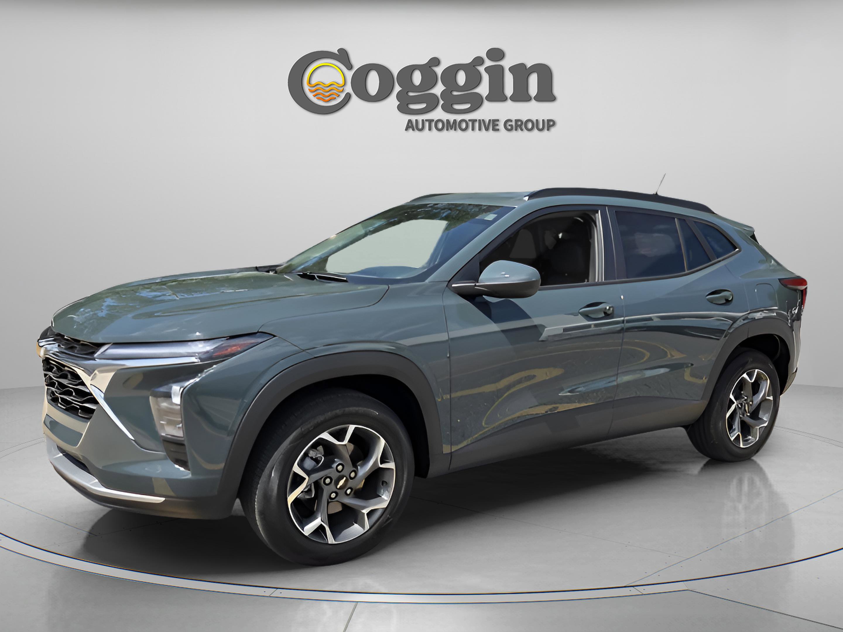 Used 2025 Chevrolet Trax LT w/ Driver Confidence Package FWD image 1