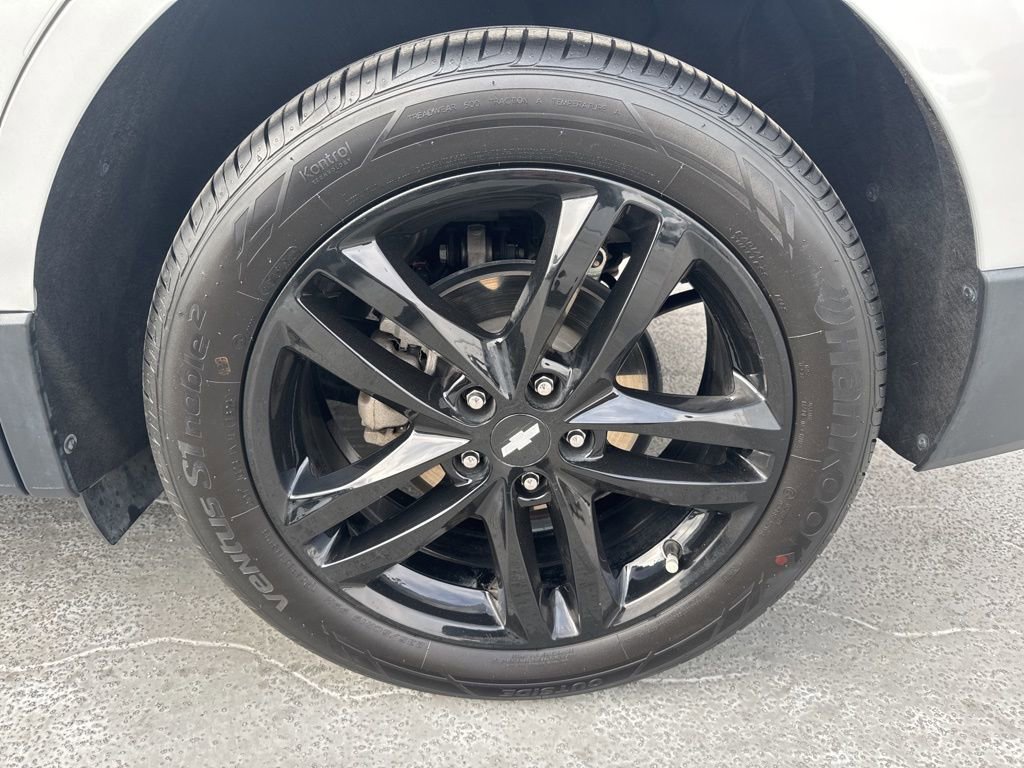 Used 2020 Chevrolet Equinox LT w/ Sport Edition image 7