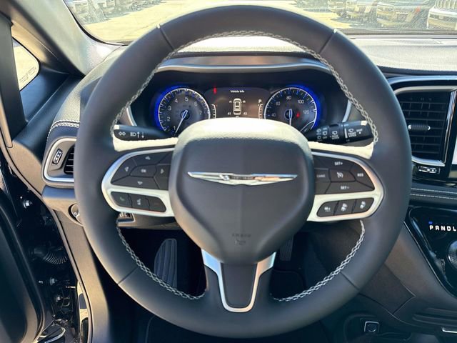 New 2026 Chrysler Pacifica Select image 14