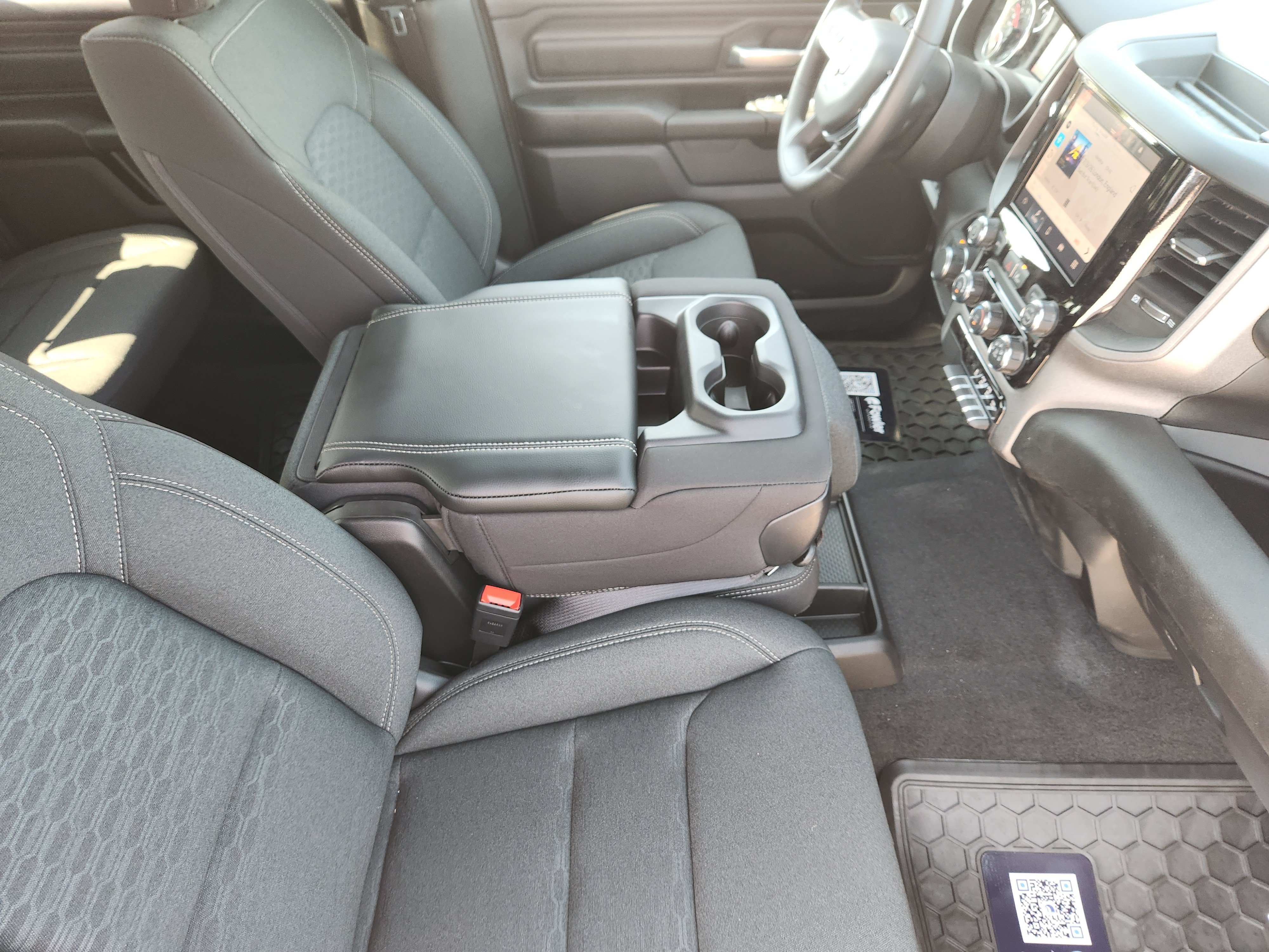 New 2026 RAM 1500 Express AWD/4WD image 10