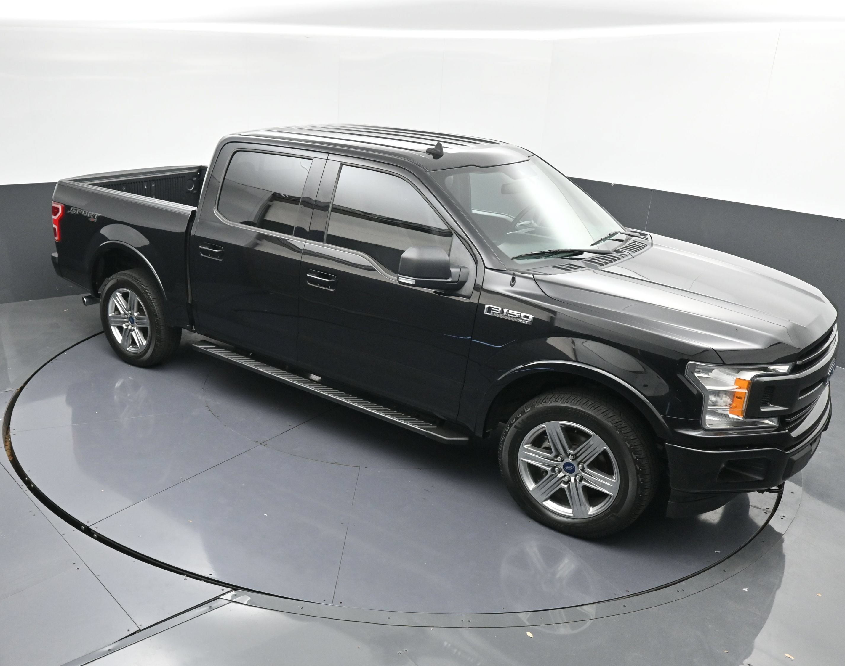Used 2019 Ford F150 XLT w/ Equipment Group 302A Luxury AWD/4WD image 32