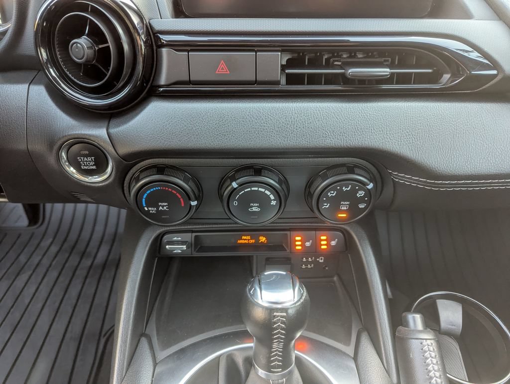 Used 2021 MAZDA MX-5 Miata RF Club RWD image 23